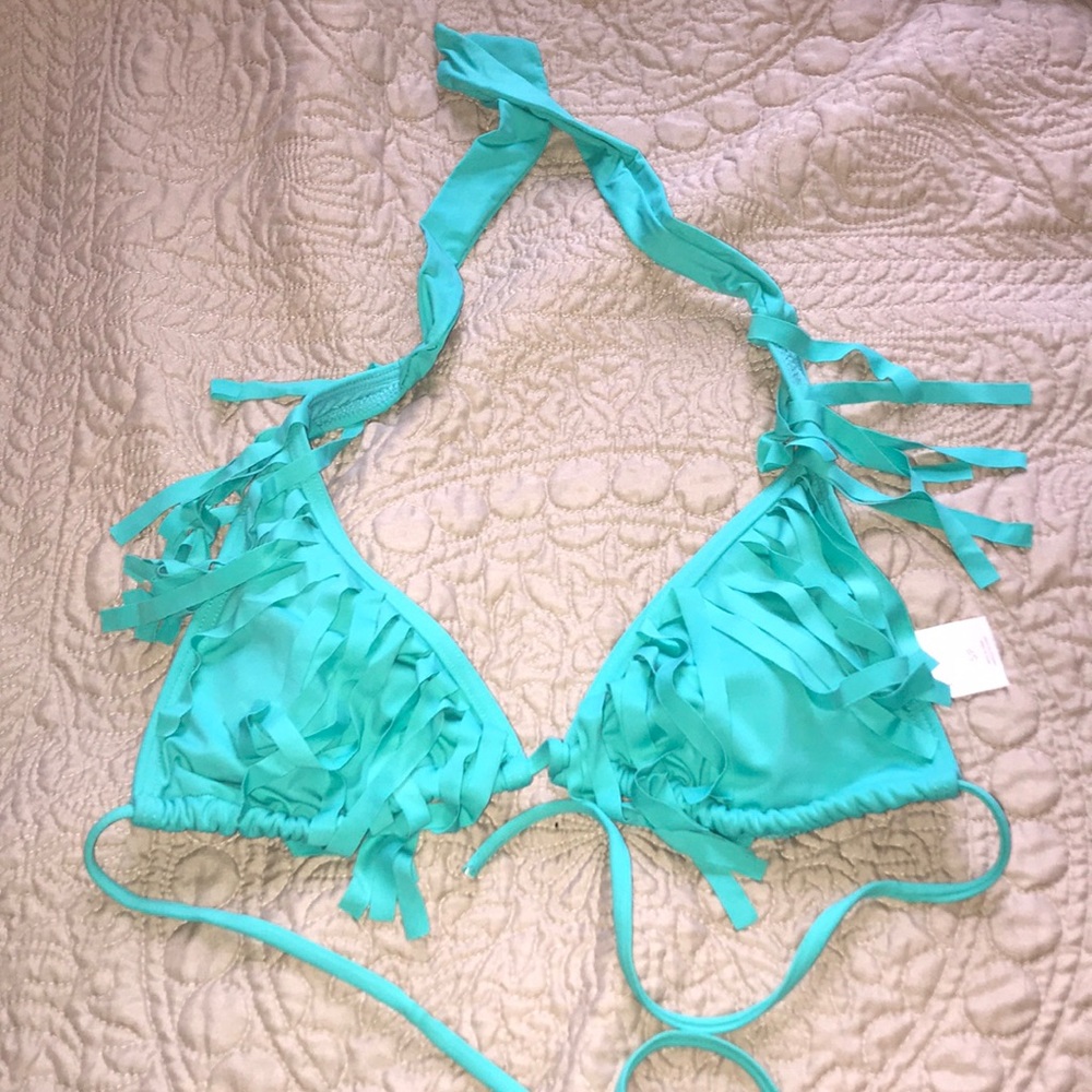 👙👙 Xhilaration bikini top with frayed front!